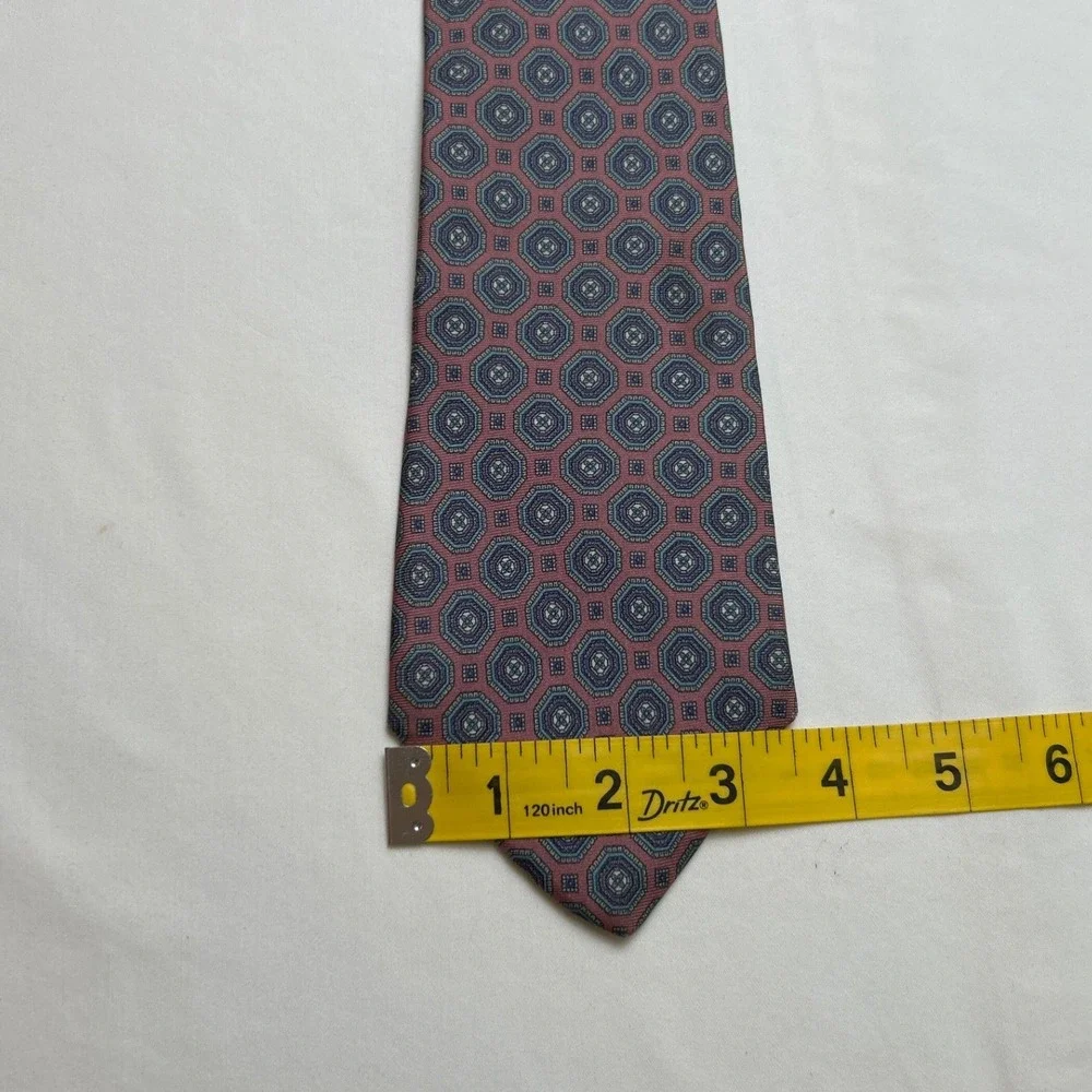 Van Heusen Men 417 Geometric Medallion Silk Necktie 59